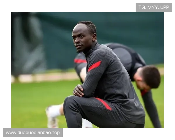 勒沃库森迎挑战昆萨髌腱炎确诊，周末联赛仍有望火线复出